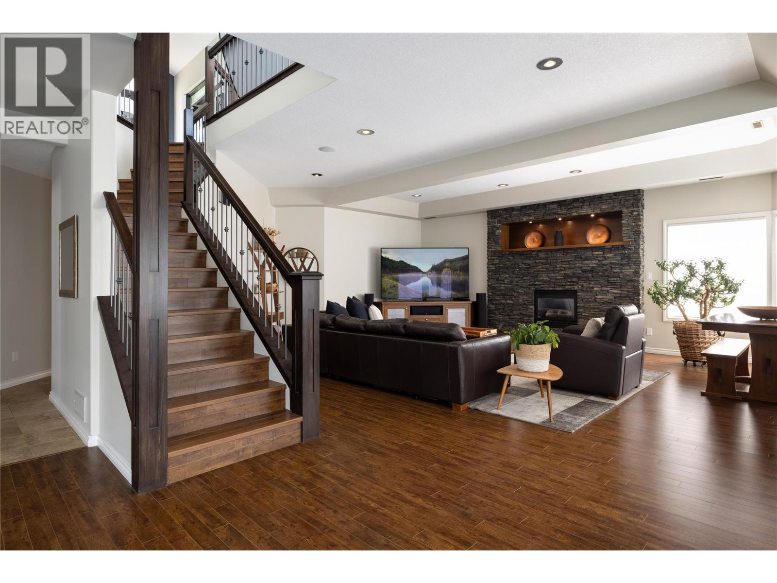 10 Bayview Heights, Coldstream, BC - Indoor With Fireplace