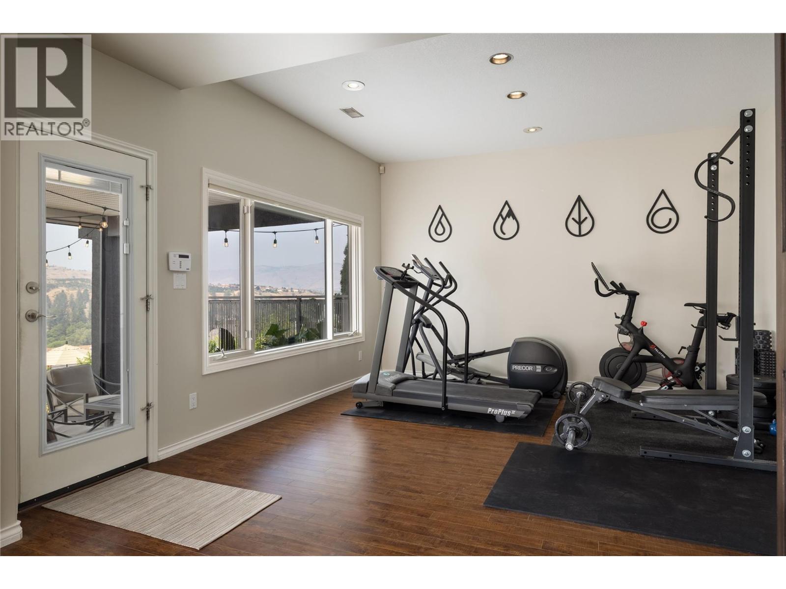 10 Bayview Heights, Coldstream, BC - Indoor Photo Showing Gym Room