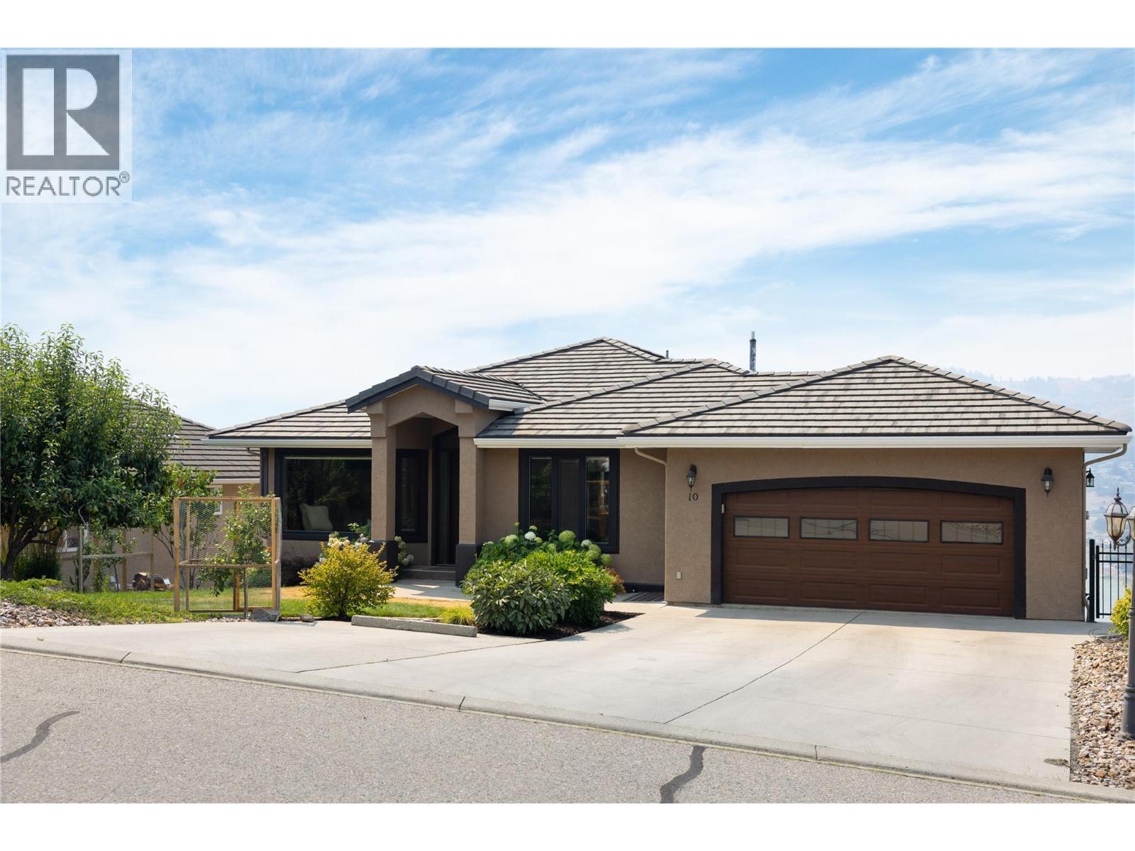 10 Bayview Heights, Coldstream, BC - Outdoor With Facade