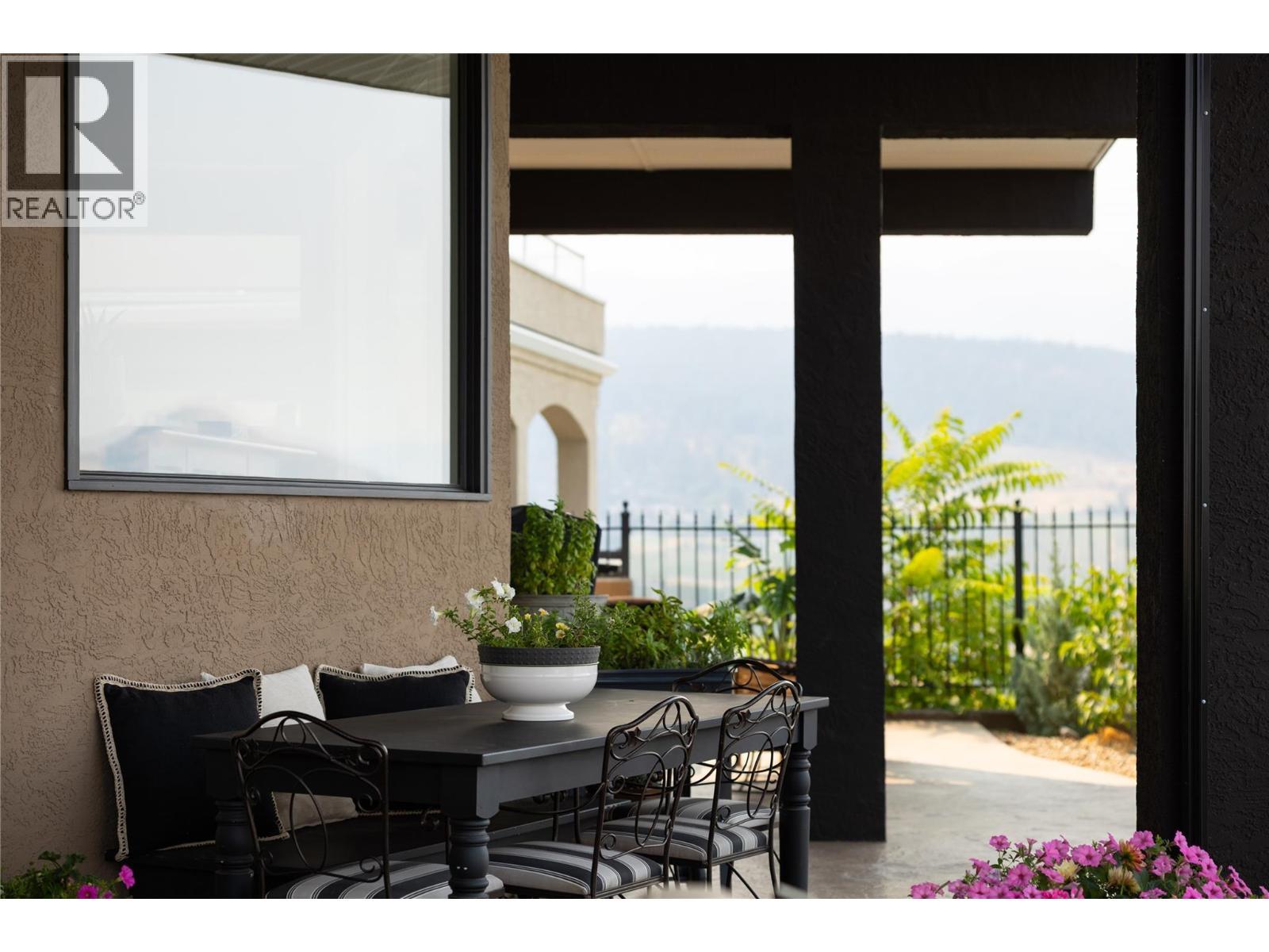 10 Bayview Heights, Coldstream, BC - Outdoor With Exterior