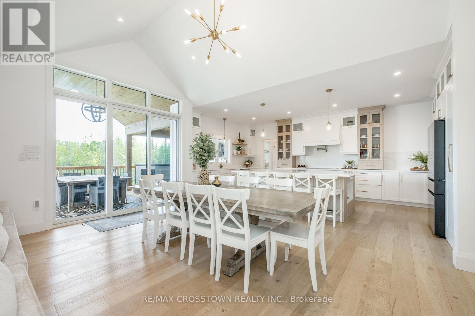 75 Moonstone Road E, Oro-Medonte, ON - Indoor Photo Showing Dining Room