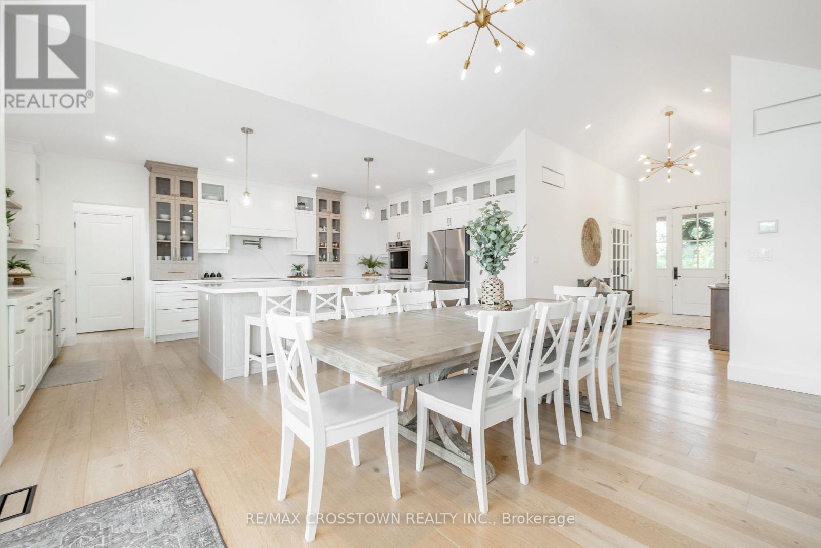 75 Moonstone Road E, Oro-Medonte, ON - Indoor Photo Showing Dining Room
