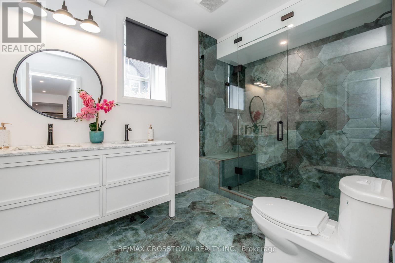Heated Floors, double sinks - 75 Moonstone Road E, Oro-Medonte, ON - Indoor Photo Showing Bathroom