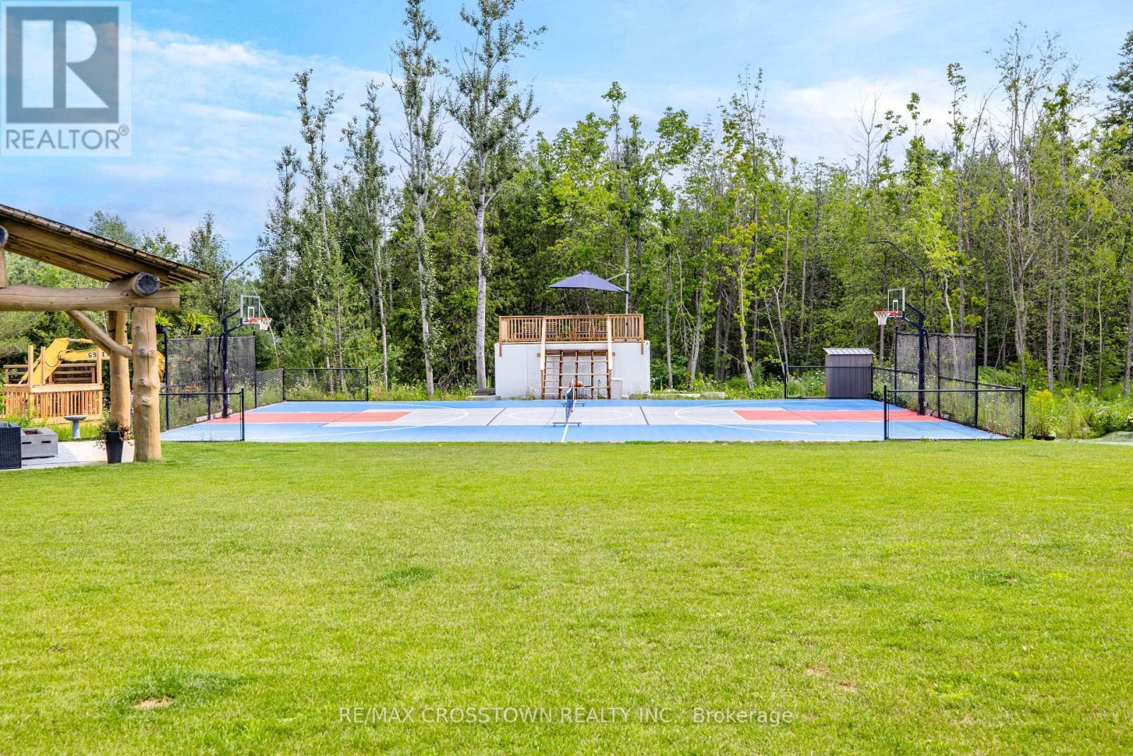 75 Moonstone Road E, Oro-Medonte, ON - Outdoor With Backyard