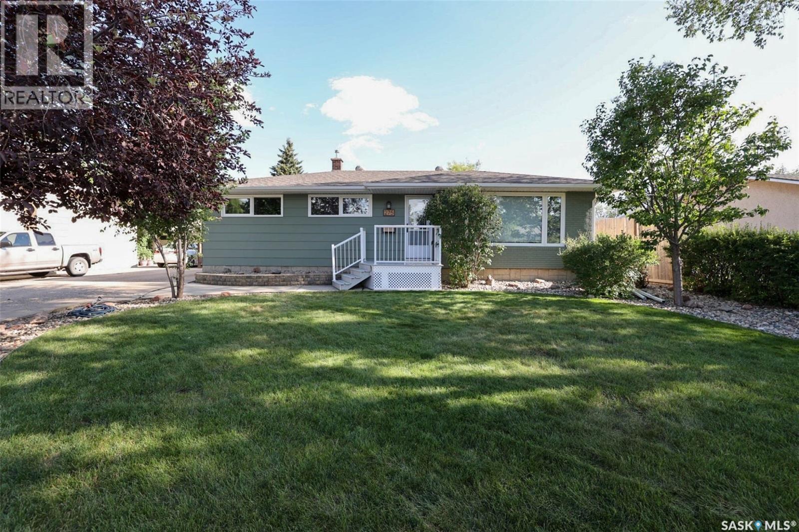 275 Rodenbush Drive, Regina, SK - Outdoor