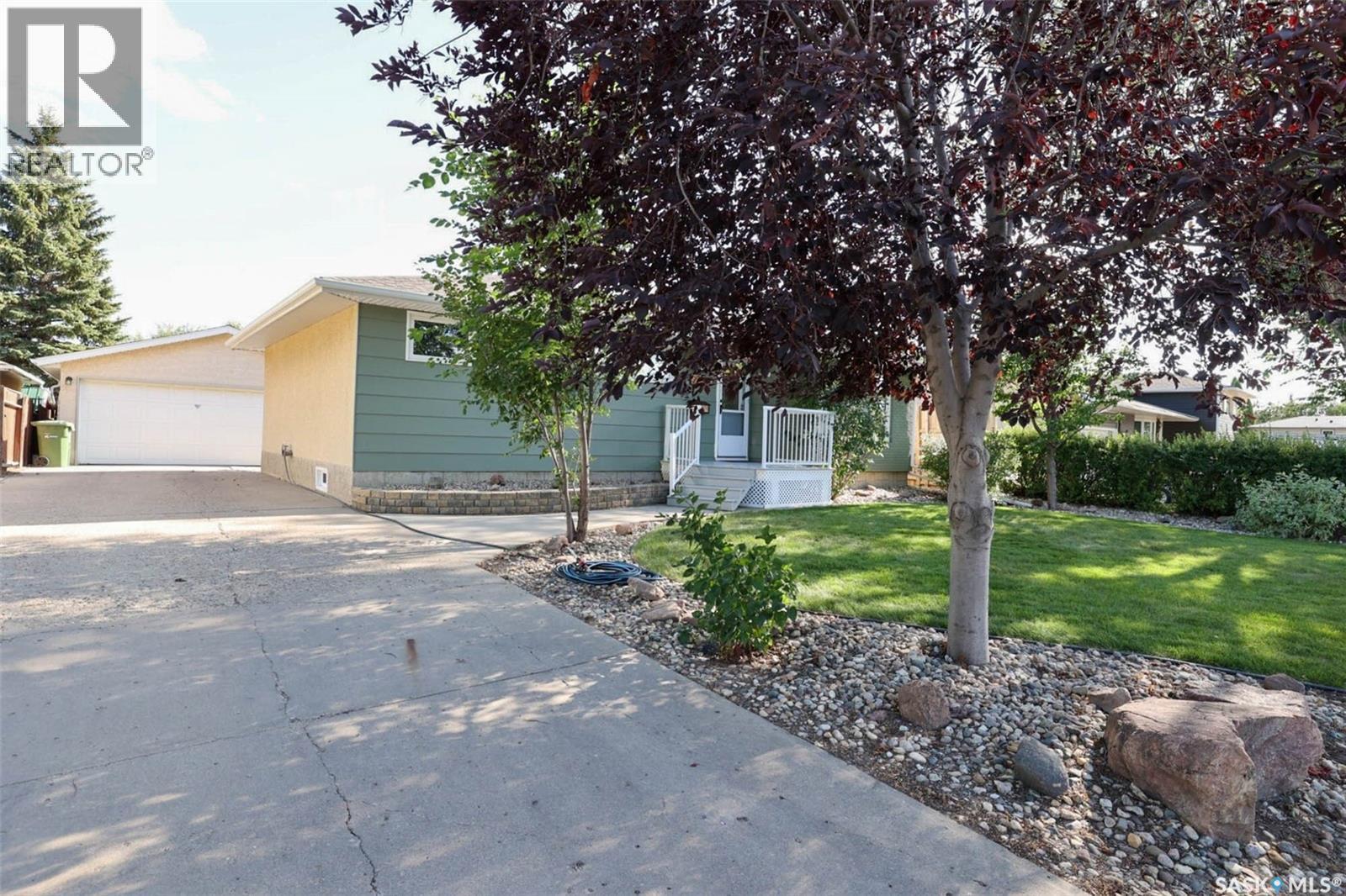 275 Rodenbush Drive, Regina, SK - Outdoor