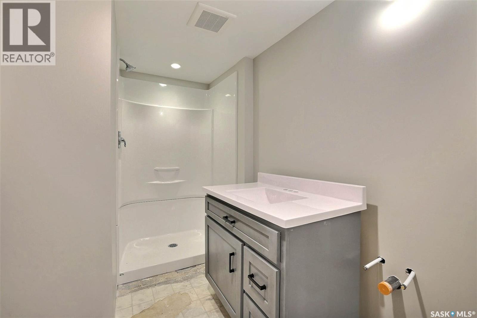 275 Rodenbush Drive, Regina, SK - Indoor Photo Showing Bathroom