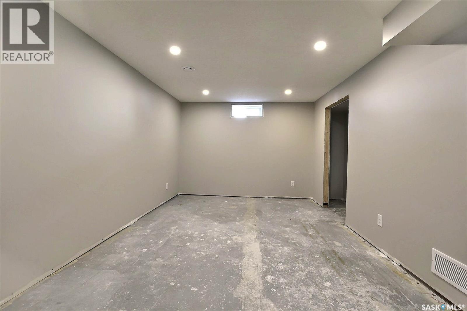 275 Rodenbush Drive, Regina, SK - Indoor Photo Showing Other Room
