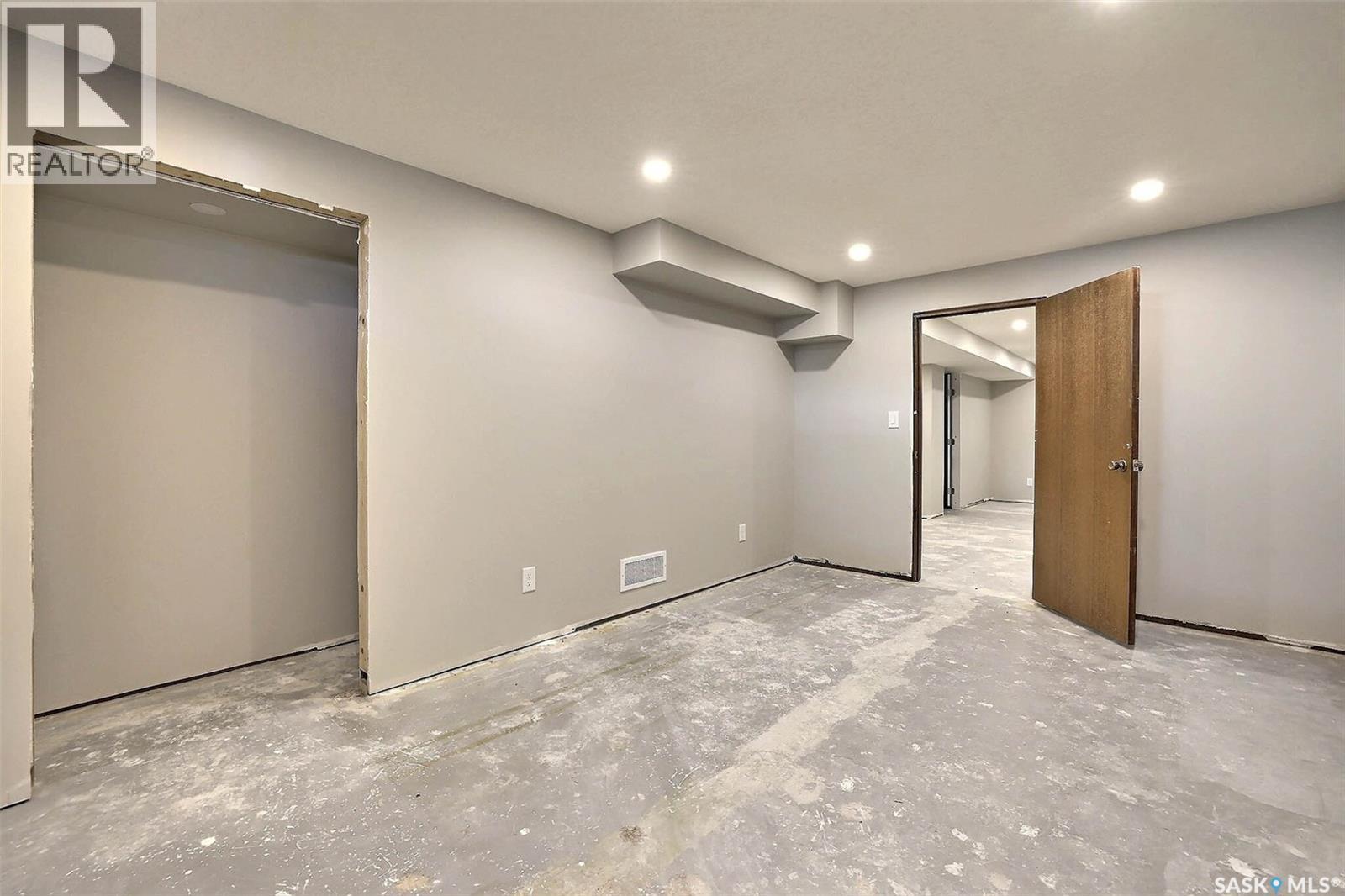 275 Rodenbush Drive, Regina, SK - Indoor