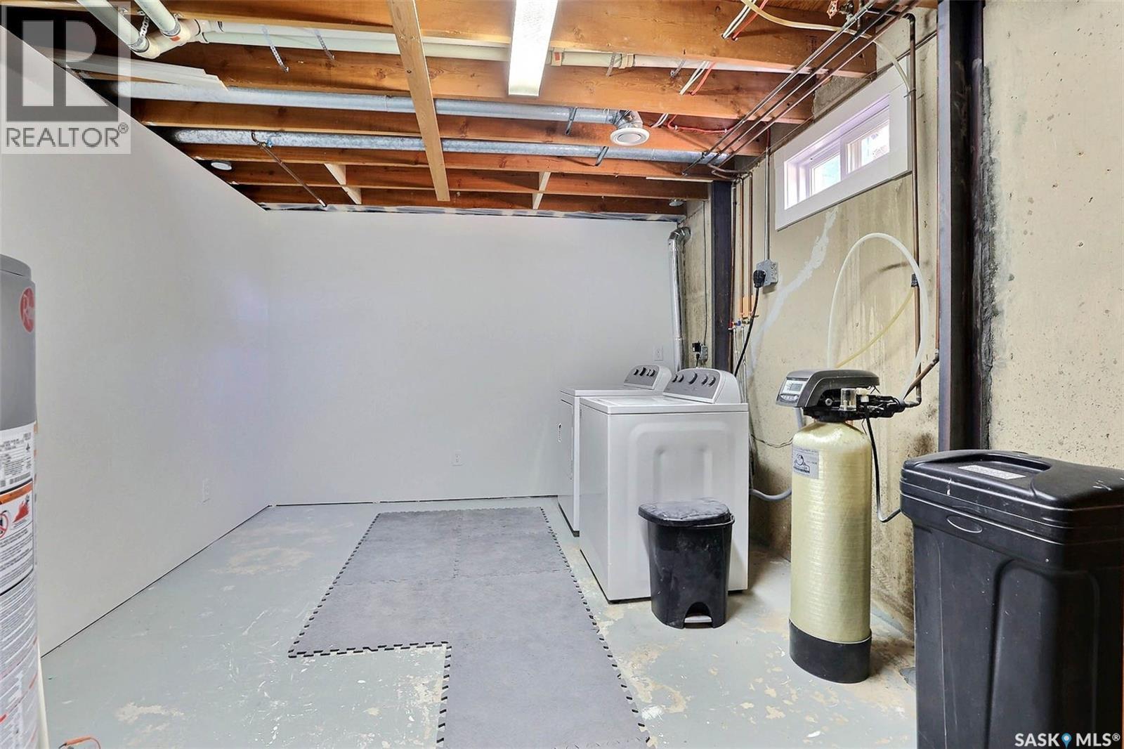 275 Rodenbush Drive, Regina, SK - Indoor Photo Showing Other Room