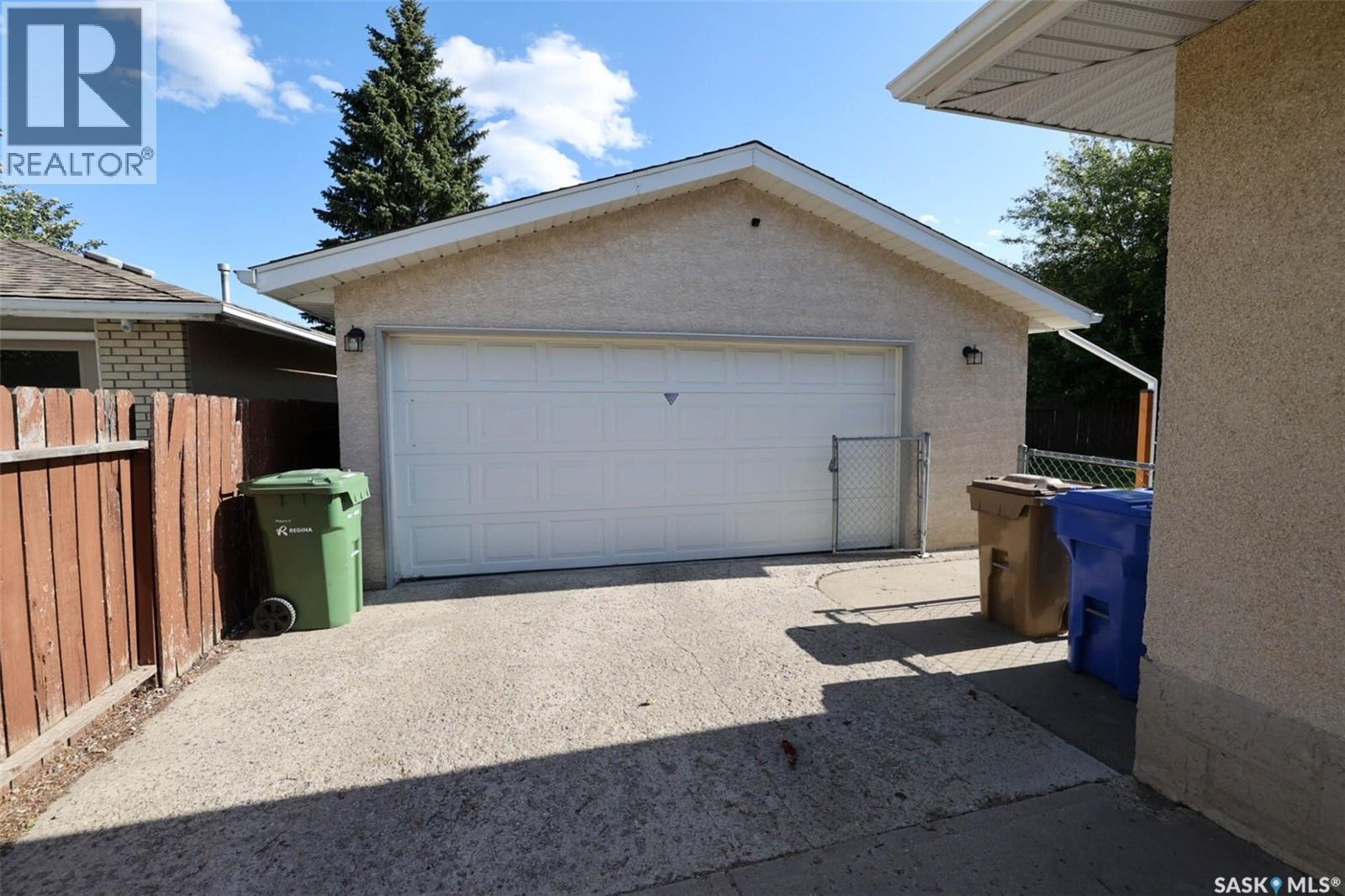 275 Rodenbush Drive, Regina, SK - Outdoor With Exterior