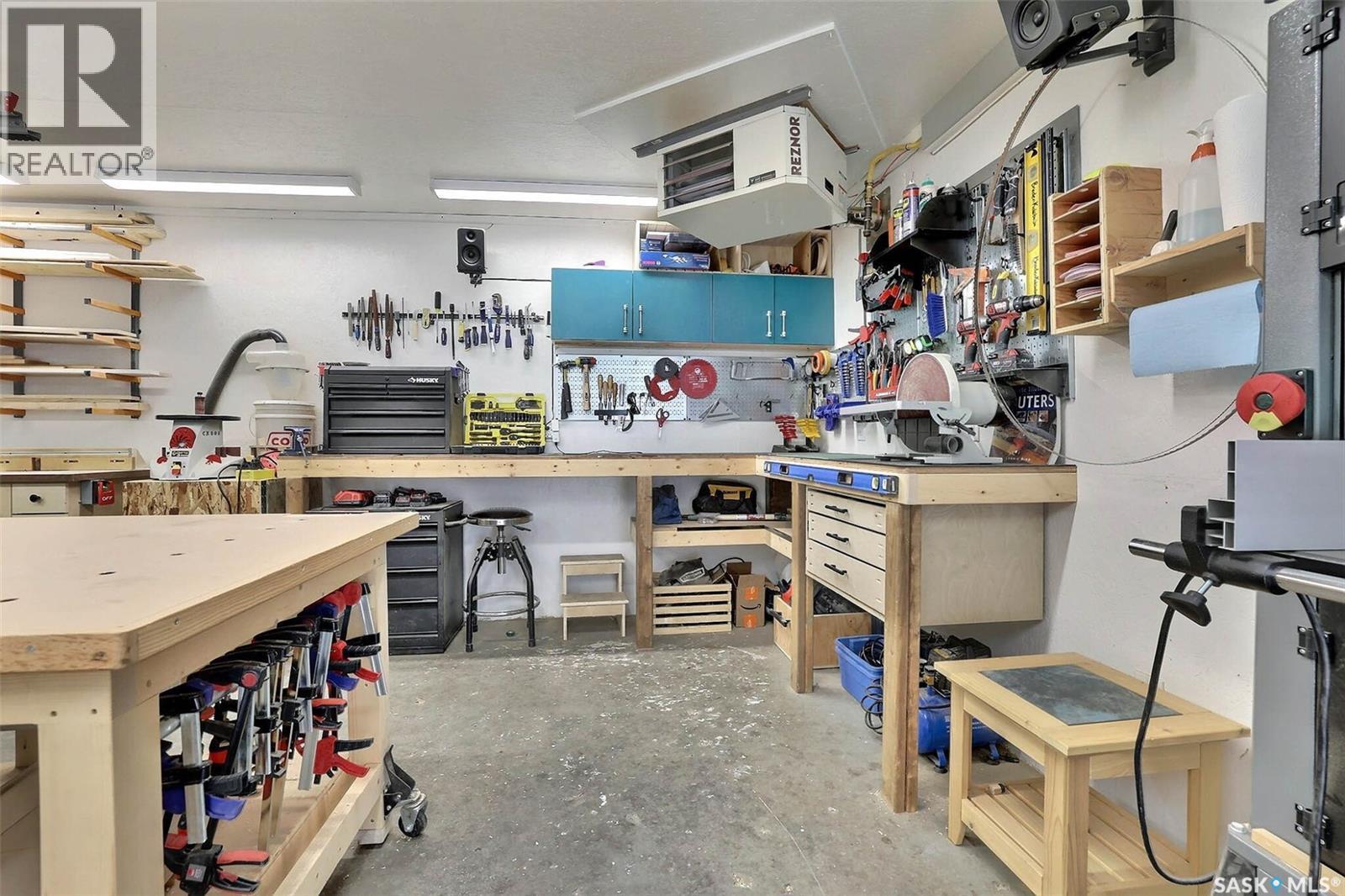 275 Rodenbush Drive, Regina, SK - Indoor