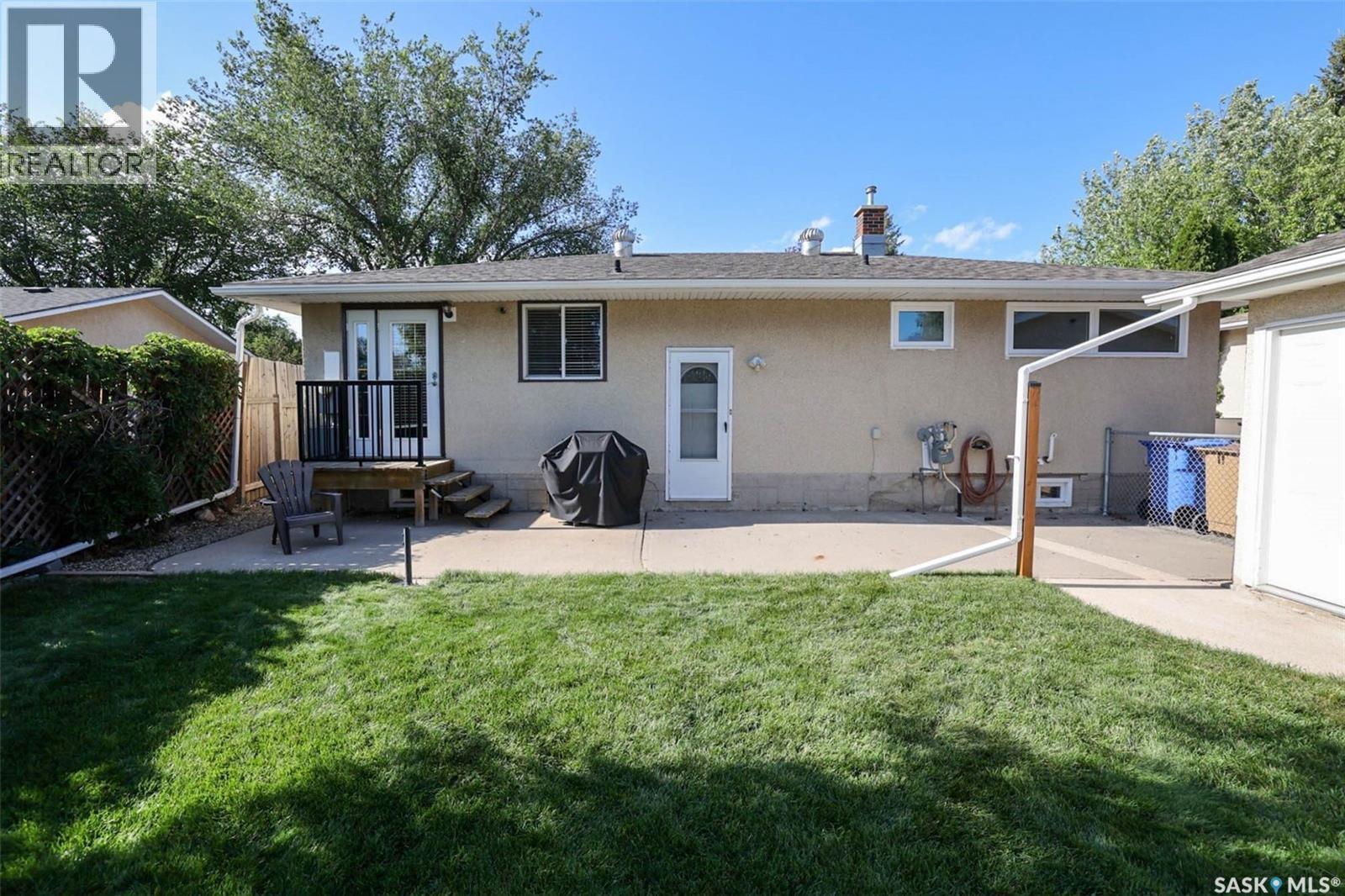 275 Rodenbush Drive, Regina, SK - Outdoor
