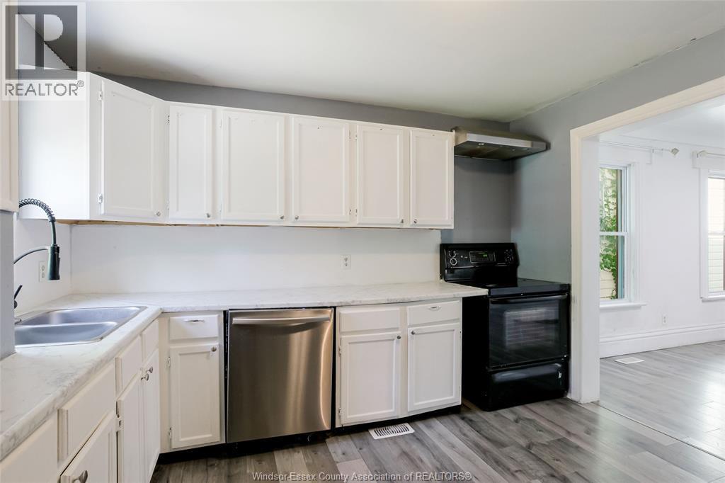 355 Bridge, Windsor, ON - Indoor Photo Showing Kitchen With Double Sink