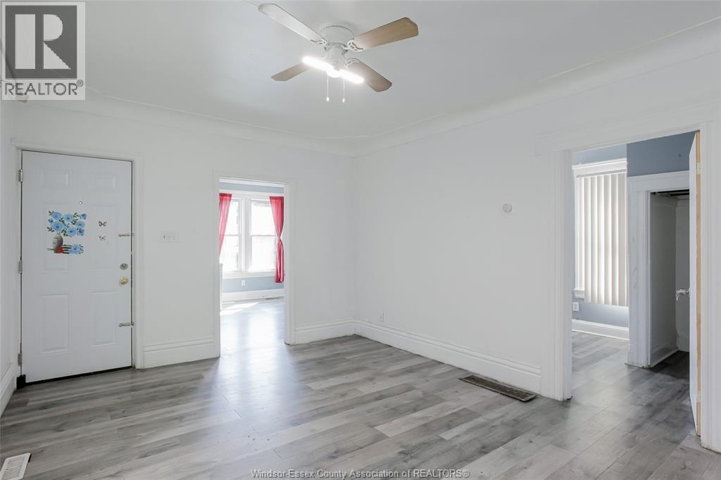 355 Bridge, Windsor, ON - Indoor Photo Showing Other Room