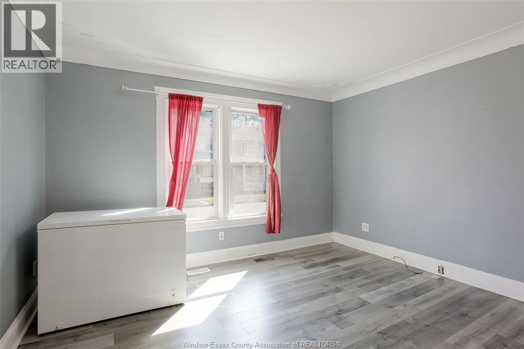 355 Bridge, Windsor, ON - Indoor Photo Showing Other Room