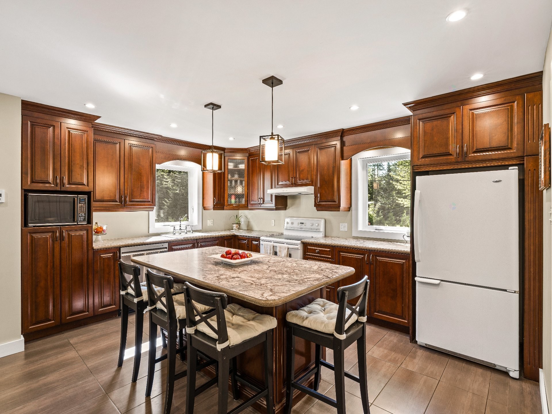 Cuisine - 37 Ch. Mercier, Bury, QC - Indoor Photo Showing Kitchen