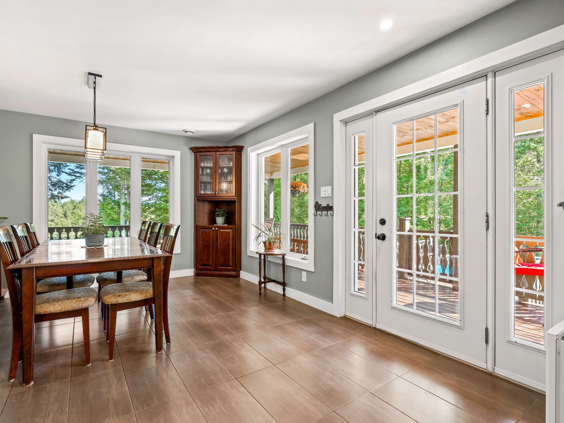 Hall d'entrée/Vestibule - 37 Ch. Mercier, Bury, QC - Indoor Photo Showing Dining Room