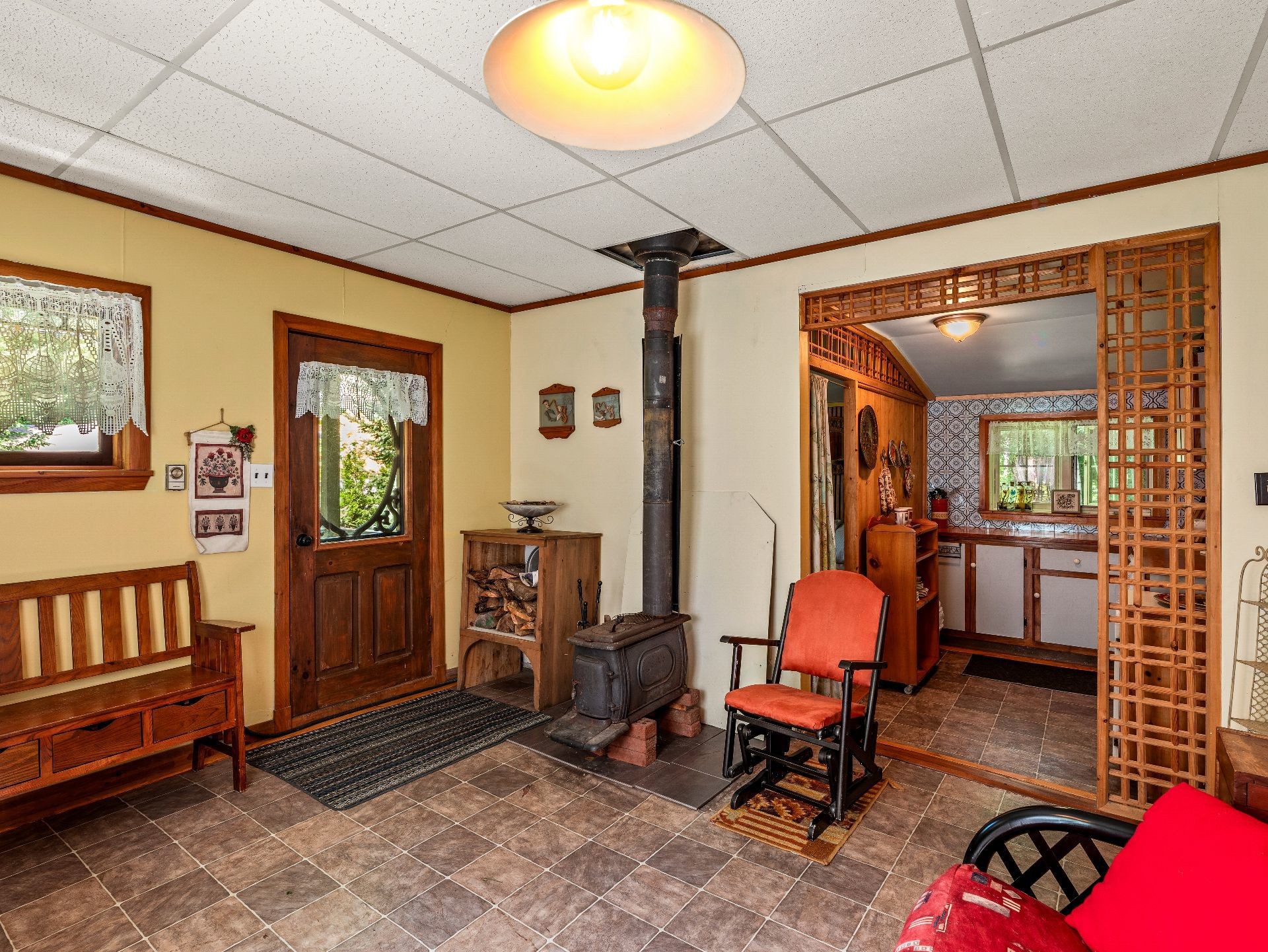 Salon - 37 Ch. Mercier, Bury, QC - Indoor Photo Showing Other Room