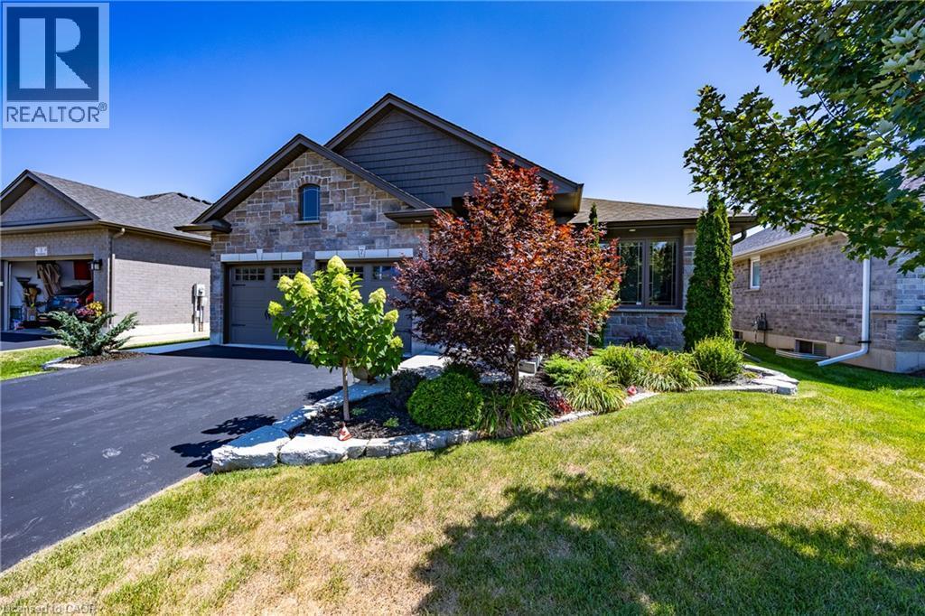7 Stonebridge Place, Simcoe, ON - Outdoor