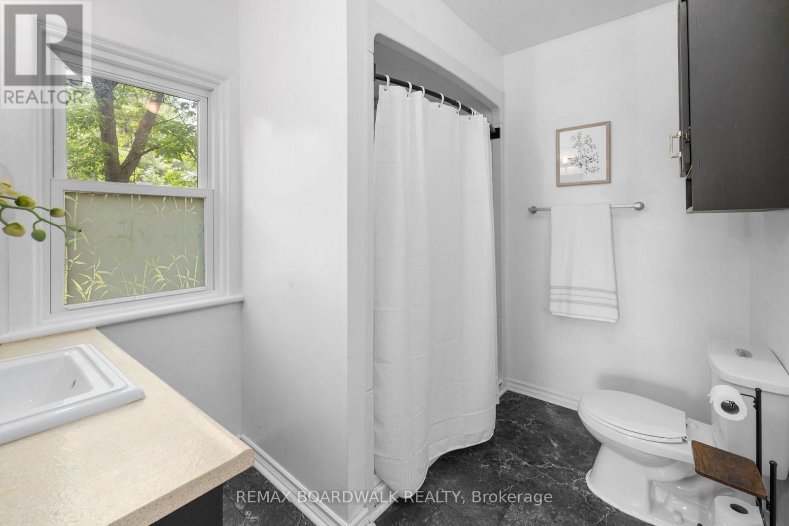 111 Beckwith Street E, Perth, ON - Indoor Photo Showing Bathroom