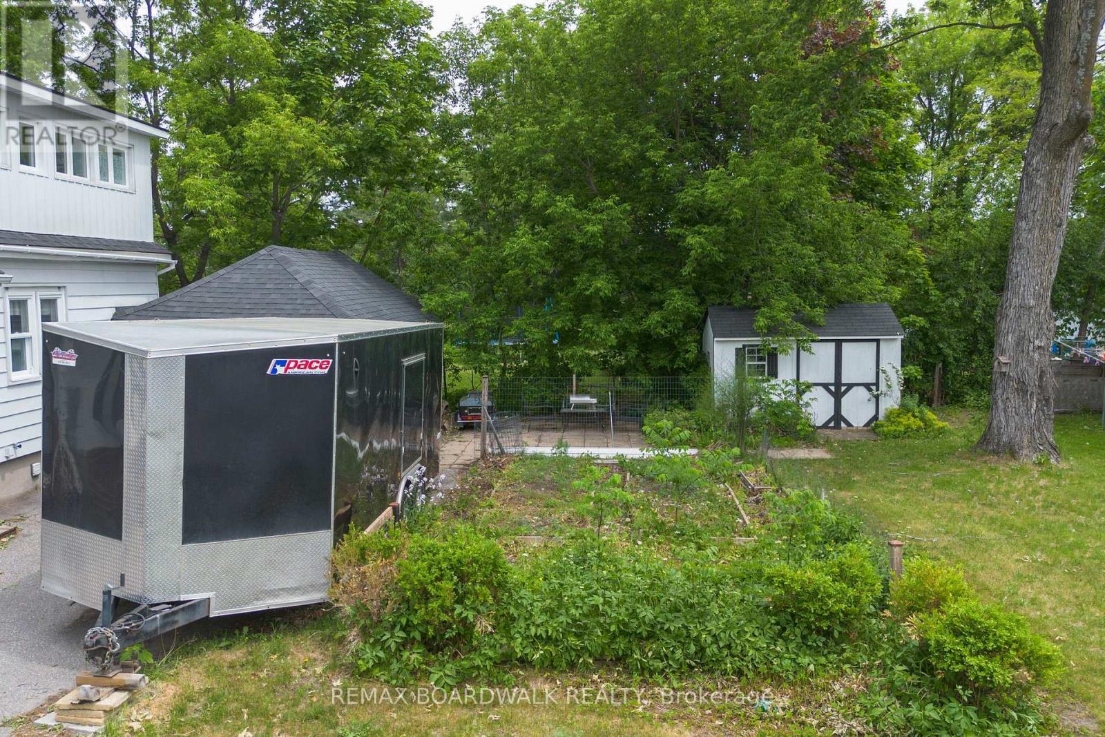111 Beckwith Street E, Perth, ON - Outdoor