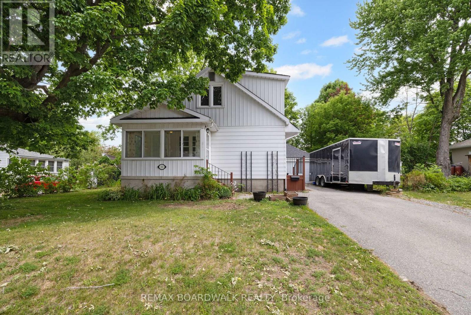 111 Beckwith Street E, Perth, ON - Outdoor