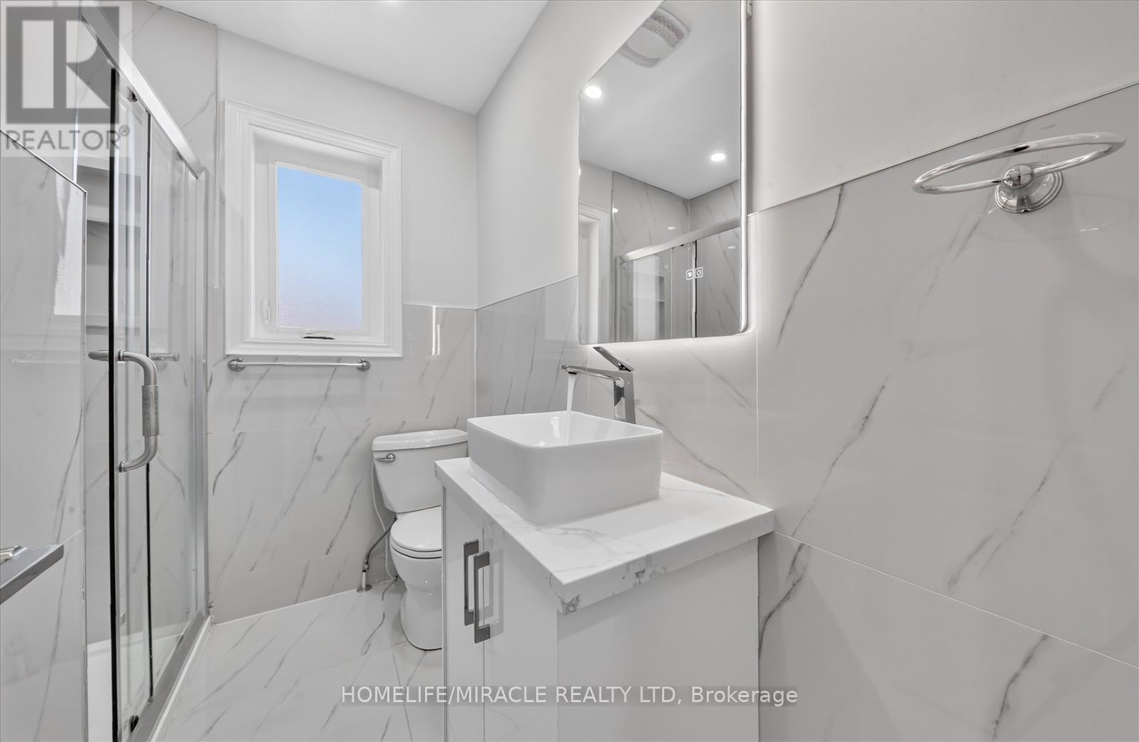46 Singleton Road, Toronto, ON - Indoor Photo Showing Bathroom