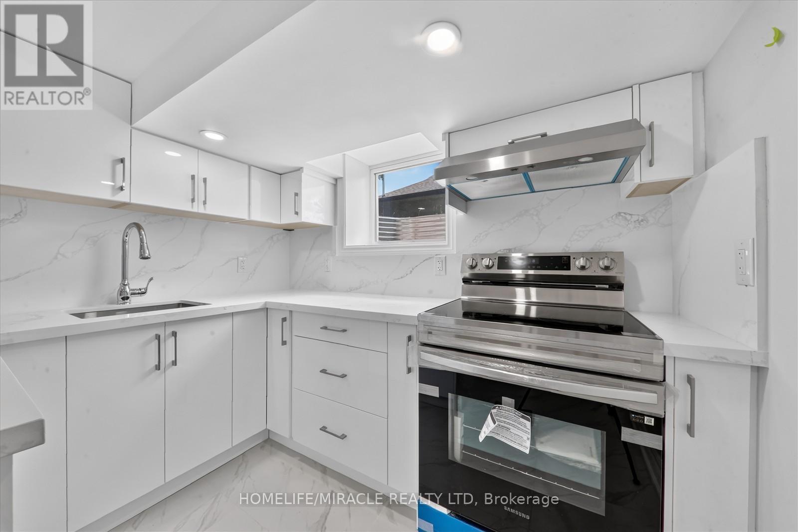 46 Singleton Road, Toronto, ON - Indoor Photo Showing Kitchen