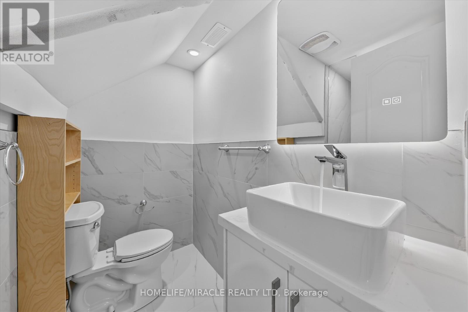 46 Singleton Road, Toronto, ON - Indoor Photo Showing Bathroom