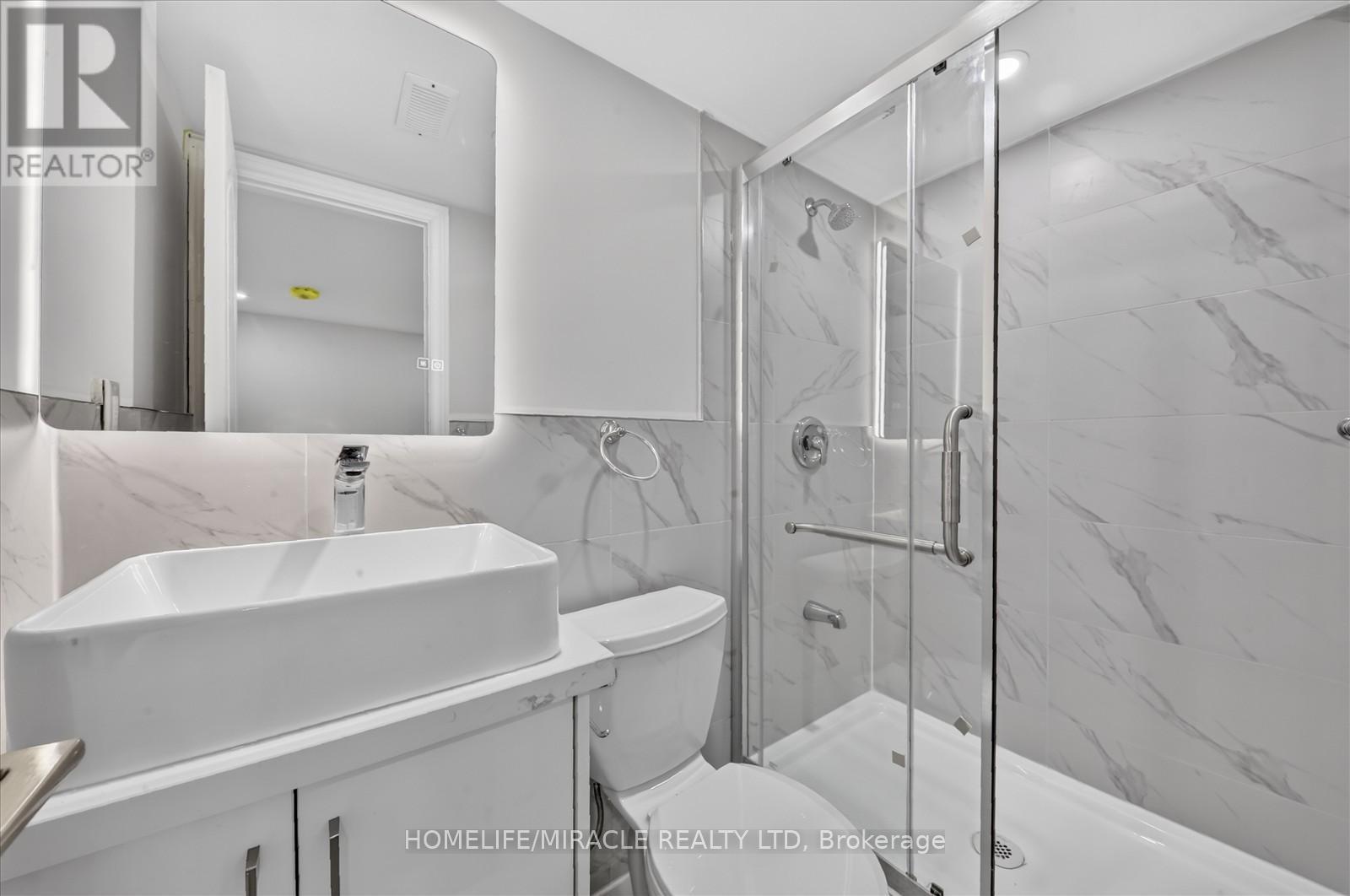 46 Singleton Road, Toronto, ON - Indoor Photo Showing Bathroom