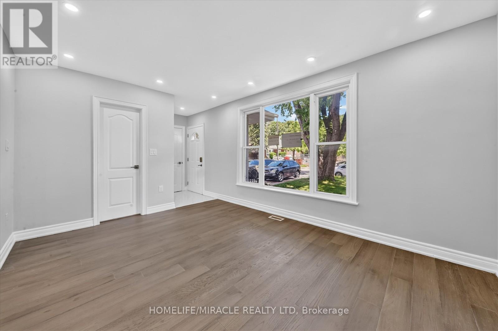 46 Singleton Road, Toronto, ON - Indoor Photo Showing Other Room