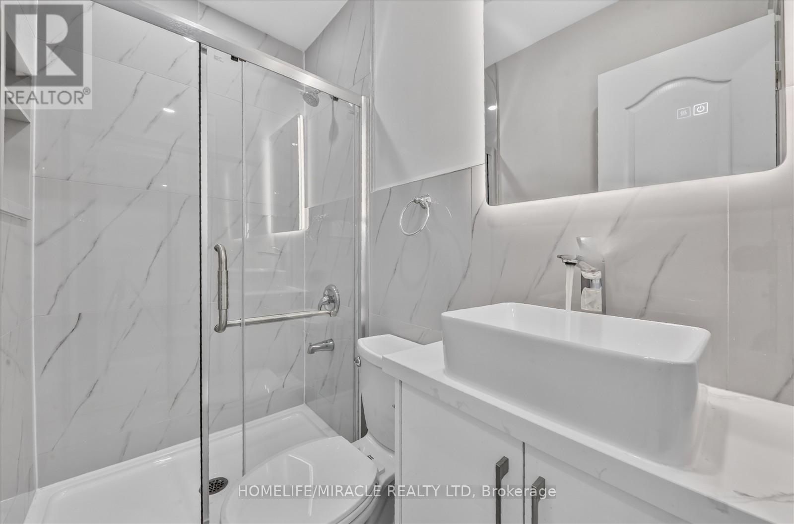 46 Singleton Road, Toronto, ON - Indoor Photo Showing Bathroom