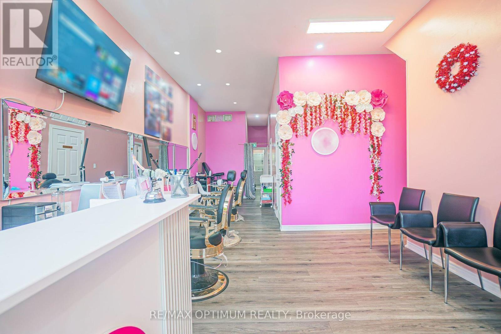 7060 Airport Road, Mississauga, ON