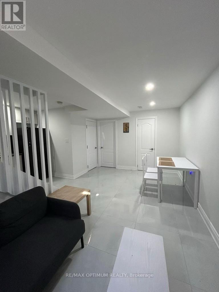 7060 Airport Road, Mississauga, ON
