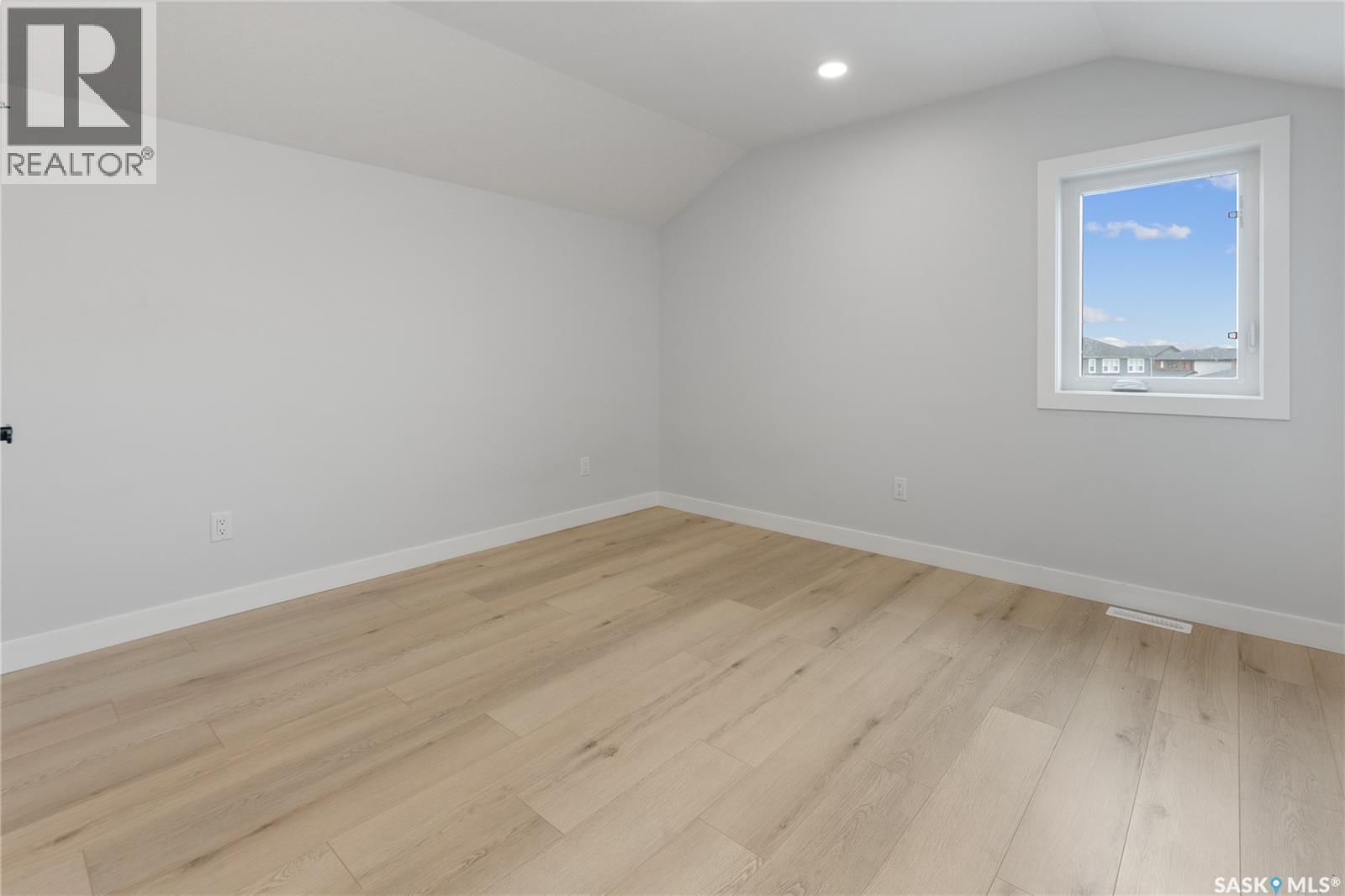371 Leskiw Bend, Saskatoon, SK - Indoor Photo Showing Other Room