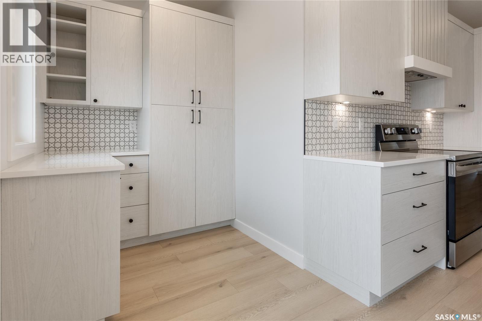 371 Leskiw Bend, Saskatoon, SK - Indoor Photo Showing Kitchen