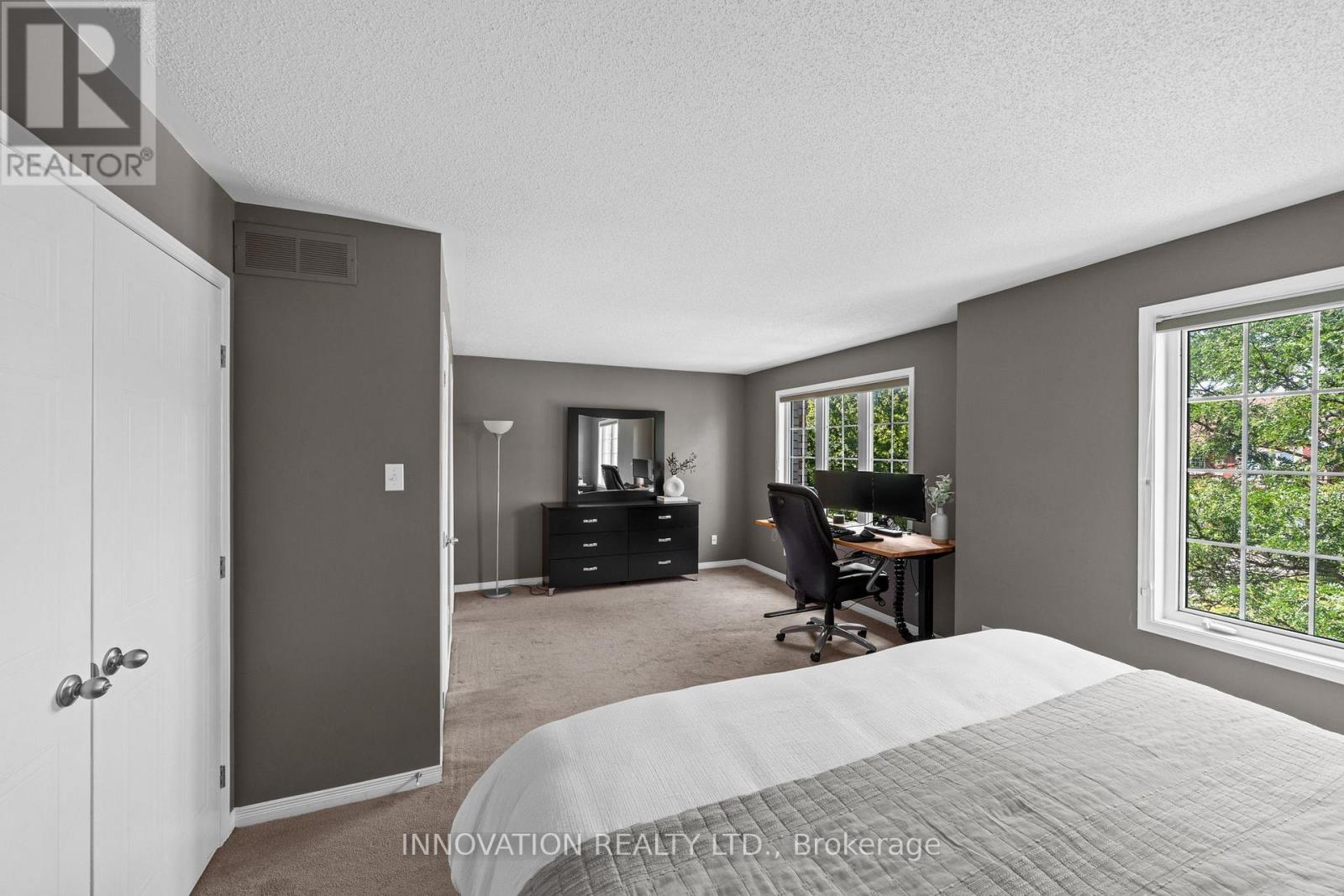 37 Chantilly Gate, Ottawa, ON - Indoor Photo Showing Bedroom