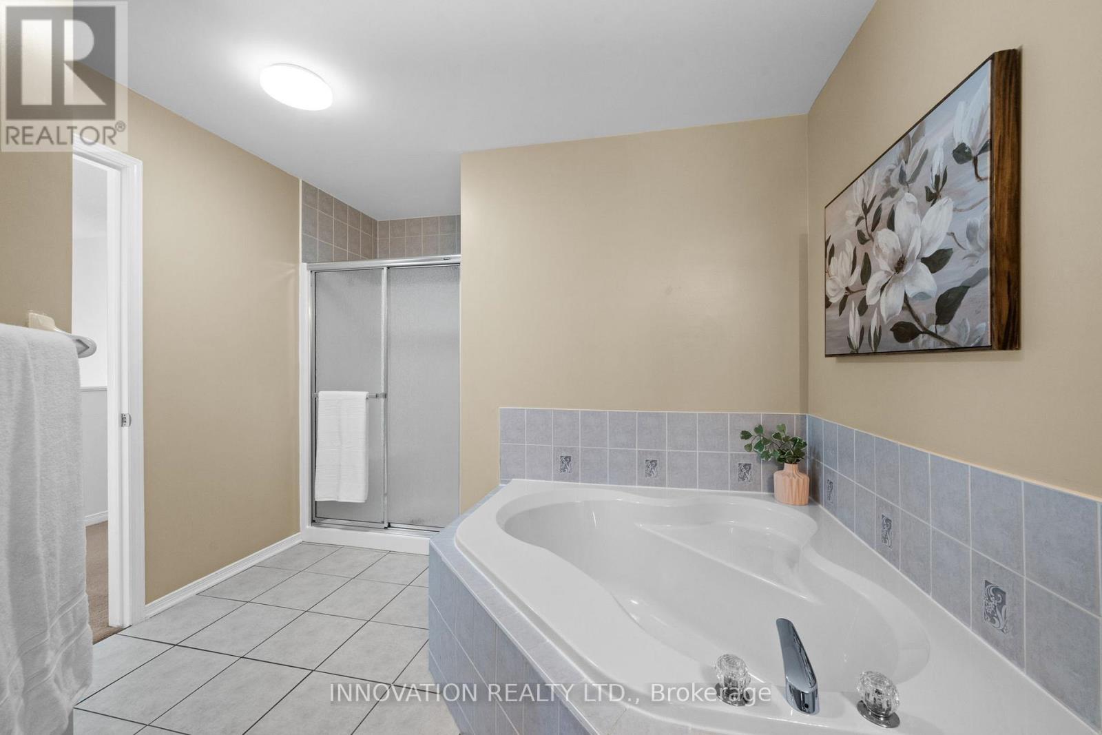 37 Chantilly Gate, Ottawa, ON - Indoor Photo Showing Bathroom