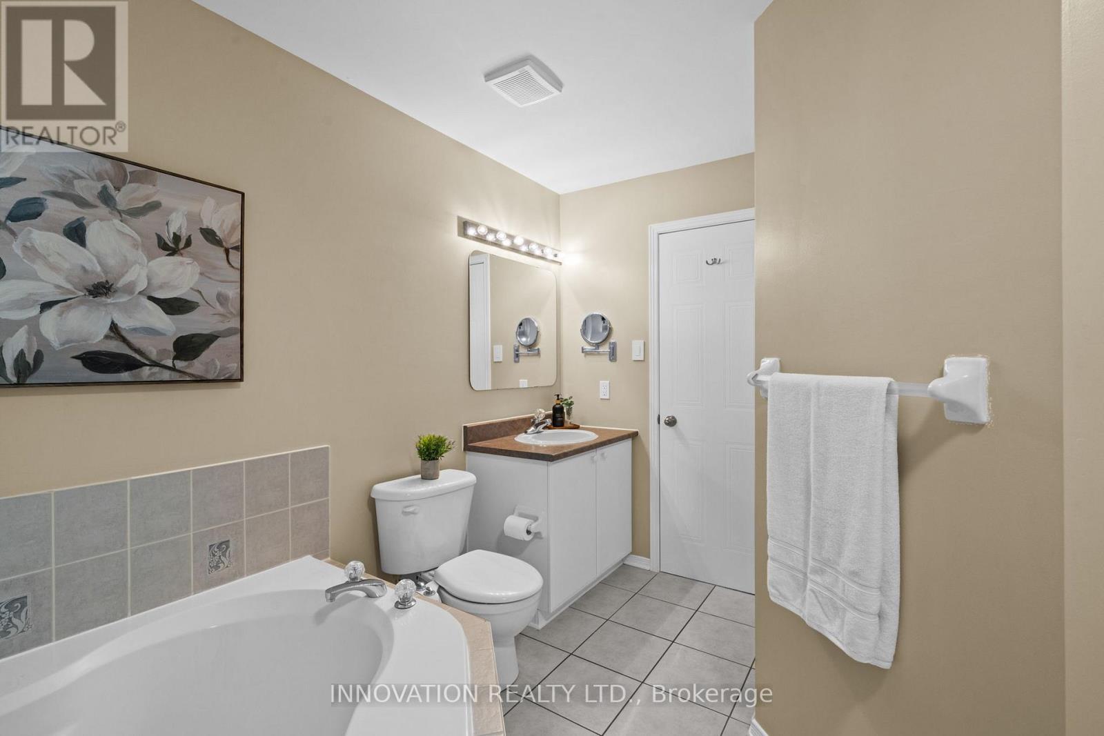 37 Chantilly Gate, Ottawa, ON - Indoor Photo Showing Bathroom