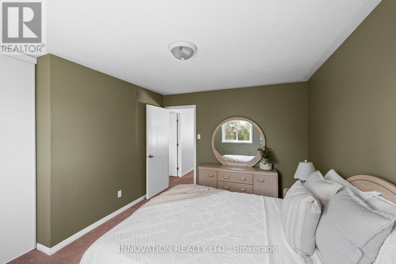 37 Chantilly Gate, Ottawa, ON - Indoor Photo Showing Bedroom