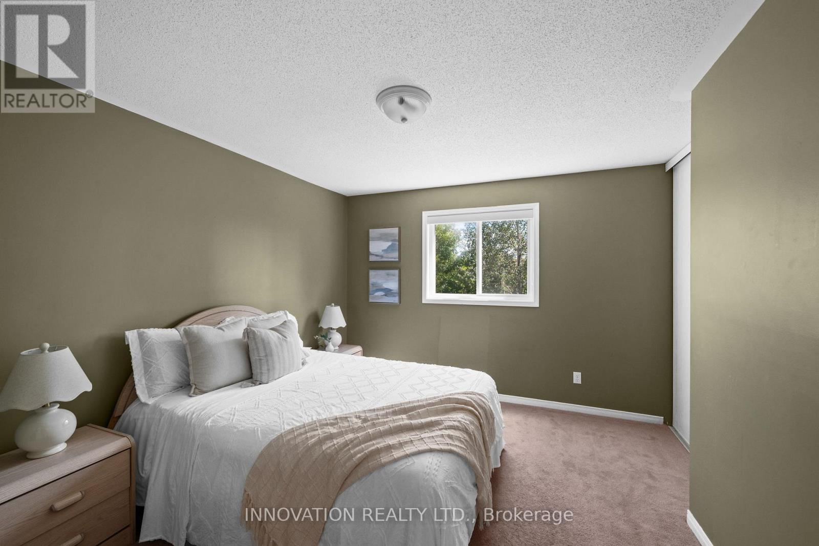 37 Chantilly Gate, Ottawa, ON - Indoor Photo Showing Bedroom