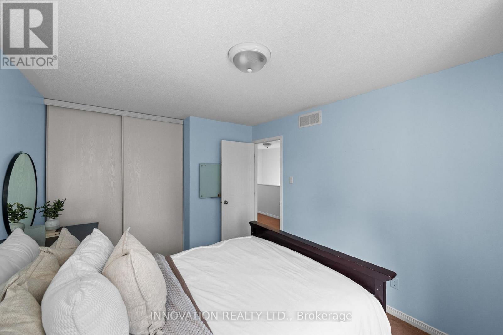 37 Chantilly Gate, Ottawa, ON - Indoor Photo Showing Bedroom