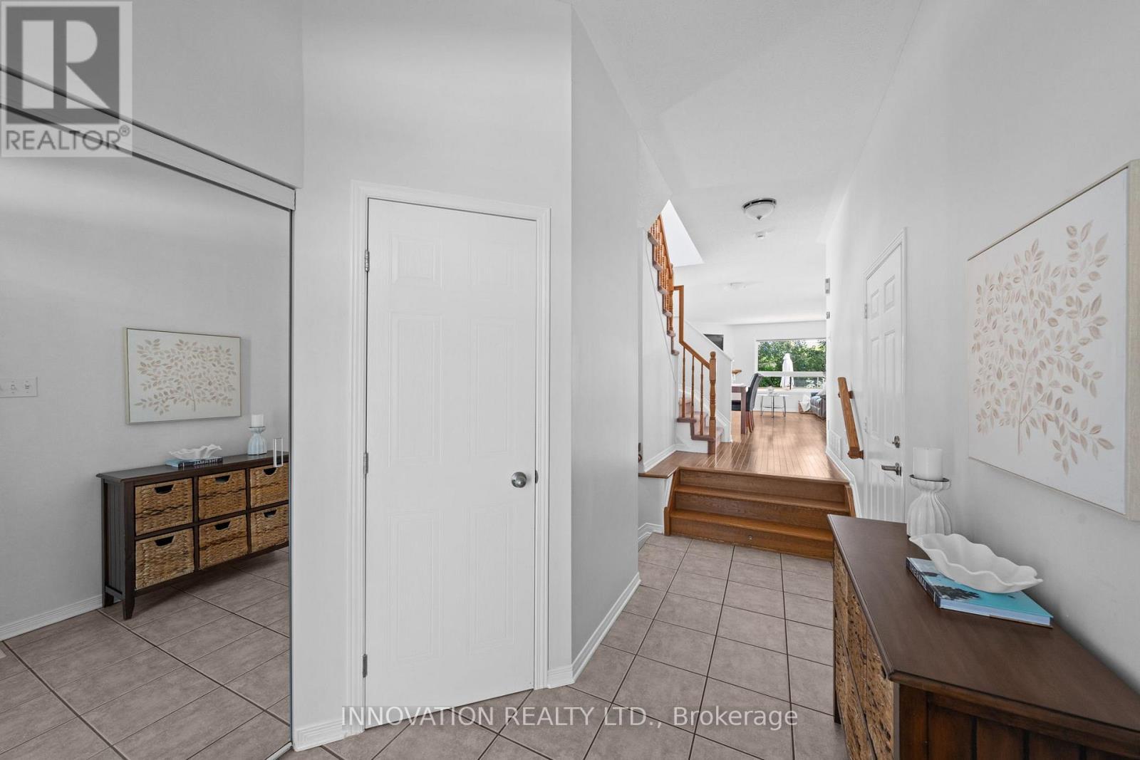 37 Chantilly Gate, Ottawa, ON - Indoor Photo Showing Other Room