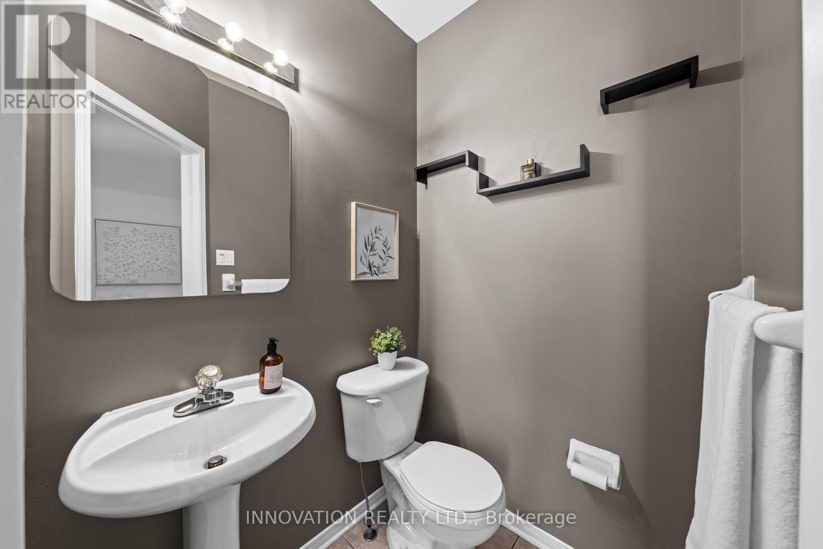 37 Chantilly Gate, Ottawa, ON - Indoor Photo Showing Bathroom