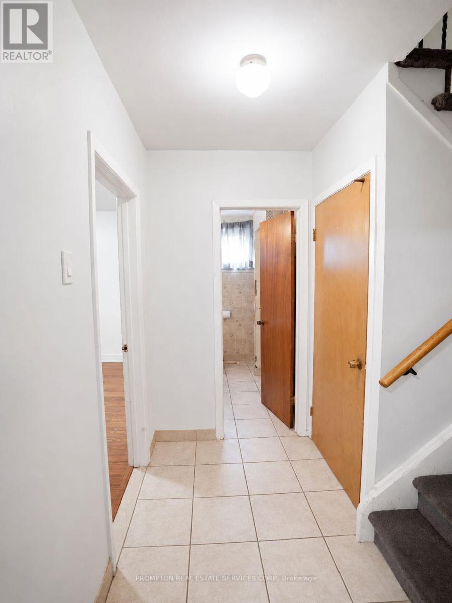 25 Lehar Crescent, Toronto, ON - Indoor Photo Showing Other Room