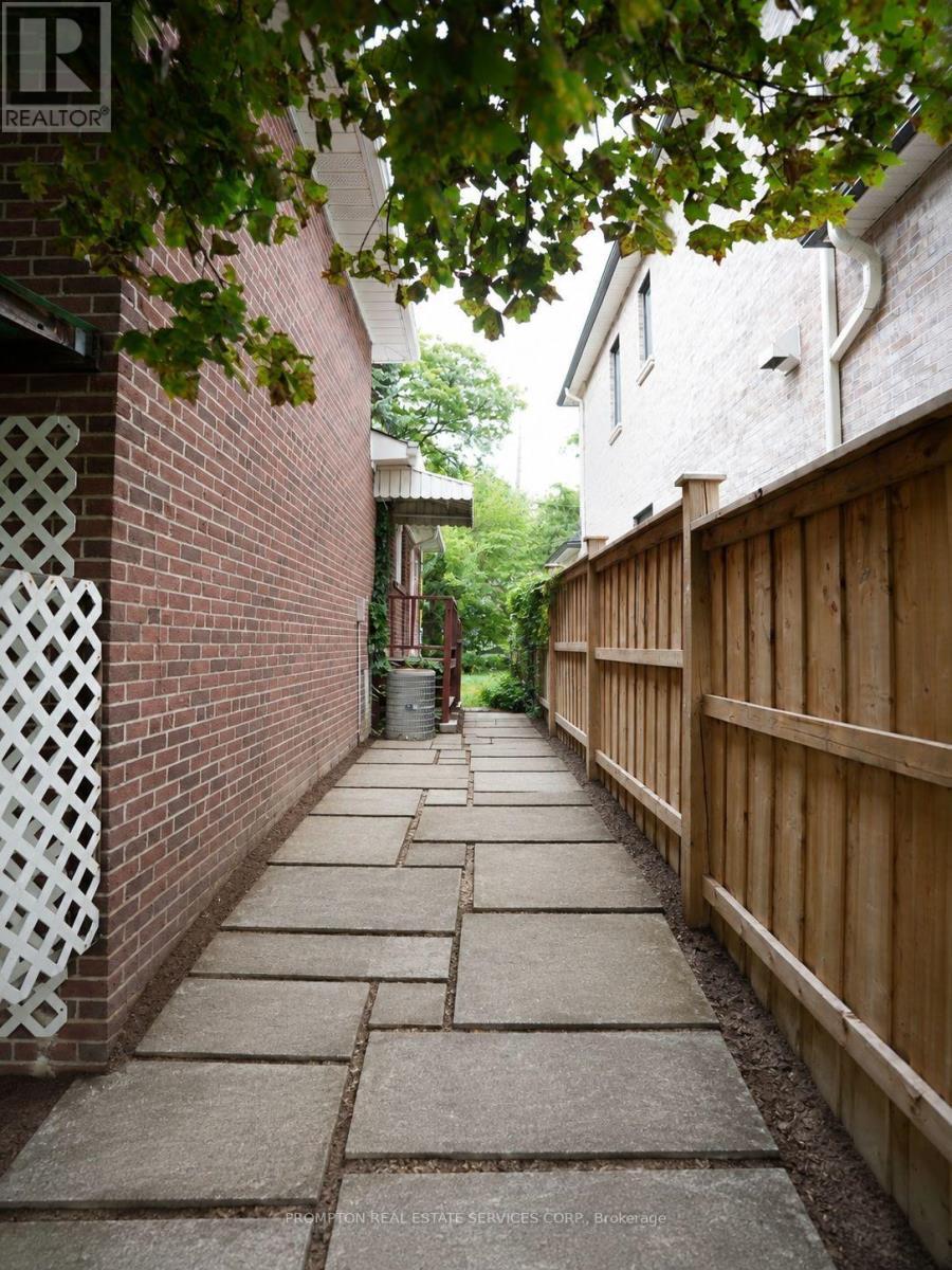 25 Lehar Crescent, Toronto, ON - Outdoor With Exterior