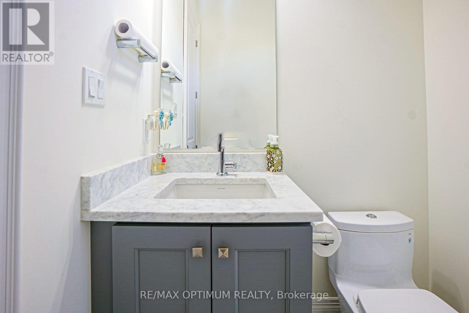 53 Kinburn Crescent, Vaughan, ON - Indoor Photo Showing Bathroom