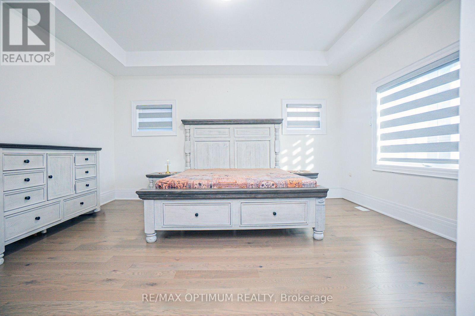 53 Kinburn Crescent, Vaughan, ON - Indoor Photo Showing Bedroom