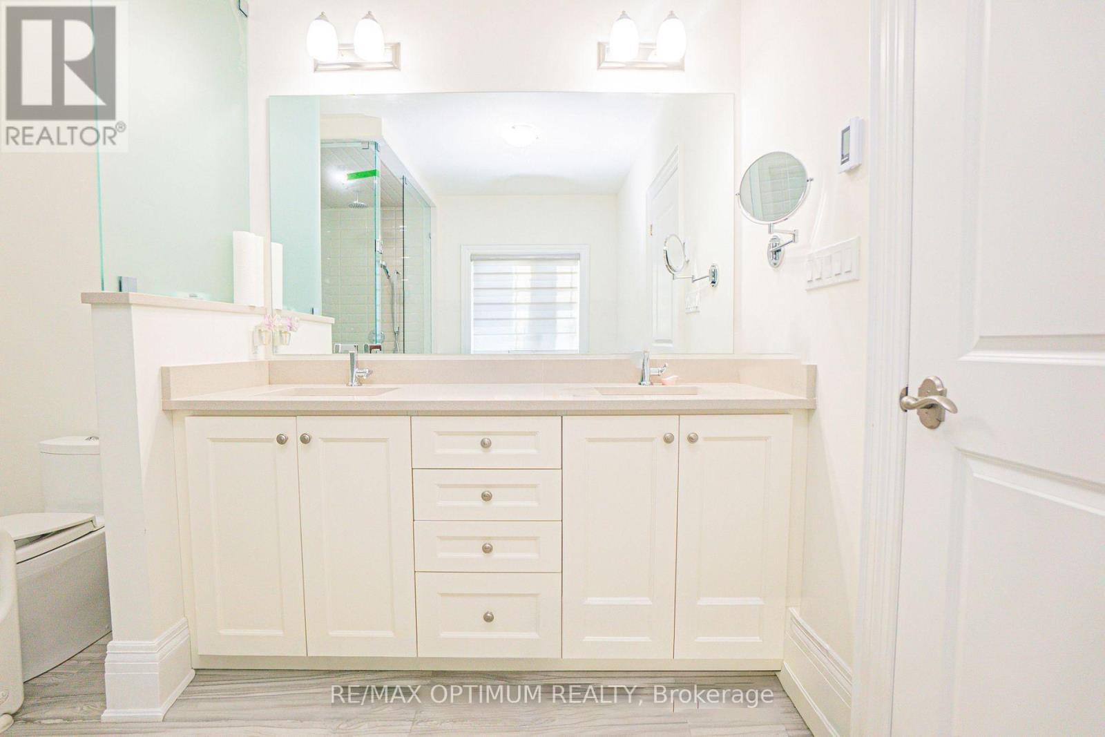 53 Kinburn Crescent, Vaughan, ON - Indoor Photo Showing Bathroom
